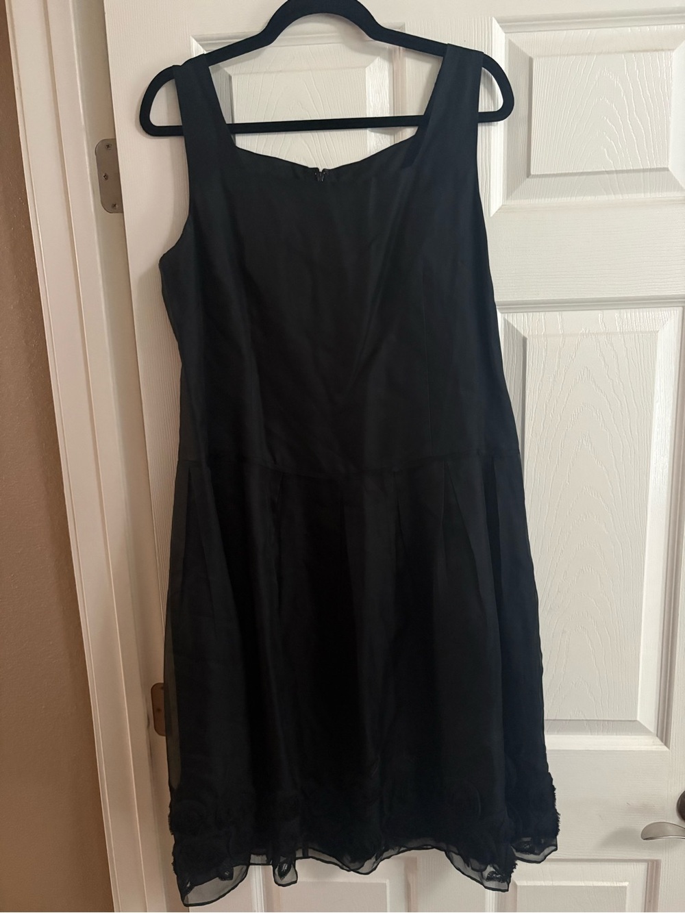 100% Silk Talbots pure silk LBD sleeveless dress floral ruffle quiet luxury 14